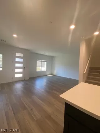 Photo #6: 2770312 Listing