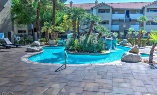 Photo #6: 2770322 Listing