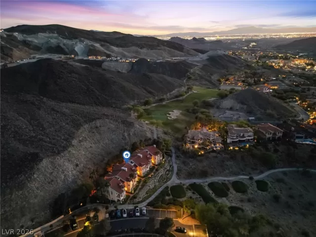 MLS: 2770403 Condo For Sale