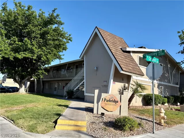 MLS: 2770441 Condo For Sale