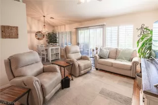 Photo #3: 2770448 Listing