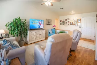 Photo #5: 2770448 Listing