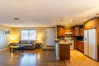 Photo #2: 2770465 Listing 