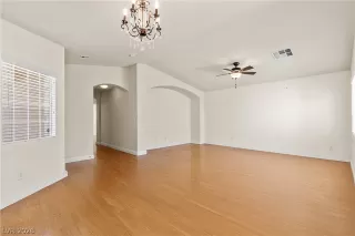 Photo #3: 2770509 Listing 