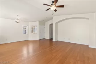 Photo #5: 2770509 Listing 