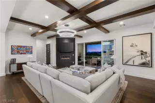 Photo #3: 2770632 Listing