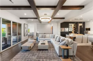 Photo #4: 2770632 Listing