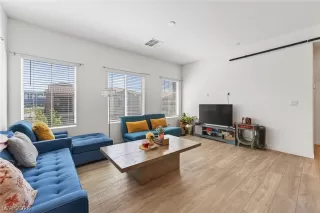 Photo #4: 2770662 Listing