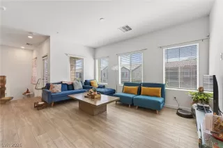 Photo #5: 2770662 Listing