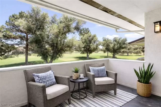 MLS: 2770691 Condo For Sale