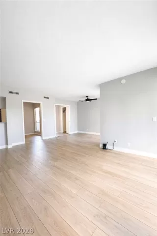 Photo #6: 2770691 Listing