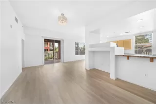 Photo #3: 2770747 Listing