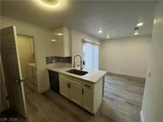 Photo #6: 2770767 Listing 