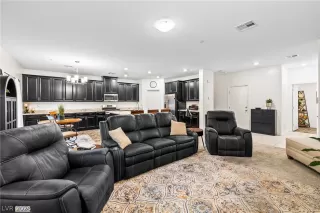 Photo #6: 2770796 Listing 