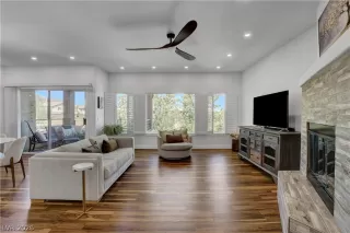 Photo #1: 2770806 Listing