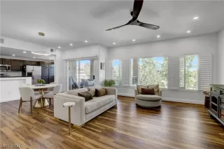 Photo #2: 2770806 Listing