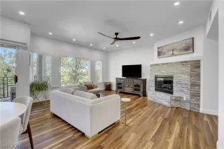 Photo #3: 2770806 Listing