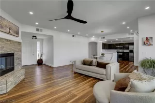 Photo #6: 2770806 Listing