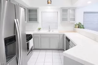 Photo #1: 2770860 Listing 