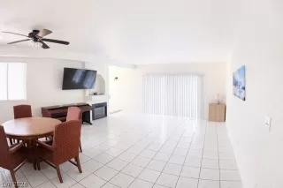 Photo #3: 2770860 Listing 