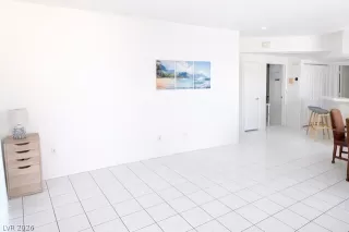 Photo #4: 2770860 Listing 