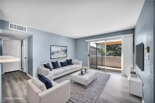 Photo #3: 2770920 Listing