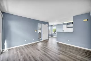 Photo #4: 2770920 Listing