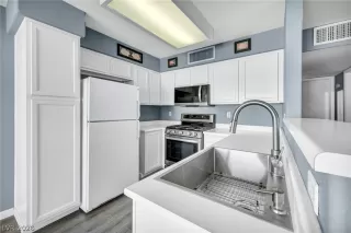 Photo #6: 2770920 Listing