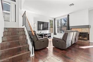 Photo #3: 2770933 Listing 