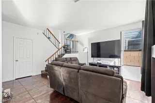 Photo #4: 2770933 Listing 