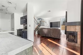 Photo #6: 2770933 Listing 