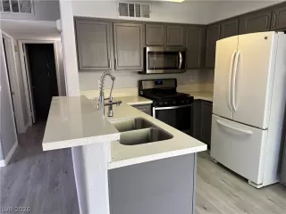 Photo #3: 2770935 Listing 