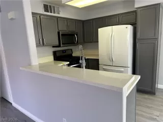 Photo #4: 2770935 Listing 