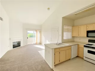 Photo #6: 2770951 Listing