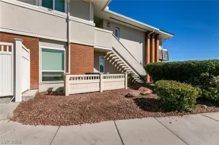 Photo #2: 2771053 Listing