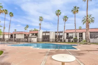 Photo #5: 2771089 Listing