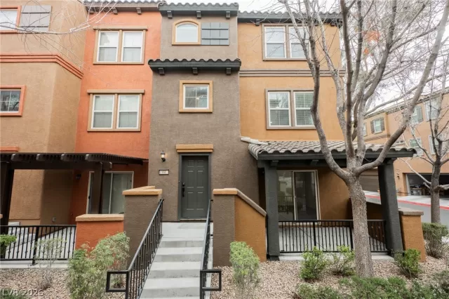 MLS: 2771090 Condo For Sale