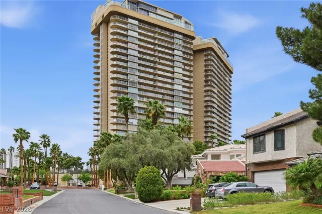 MLS: 2771098 Condo For Sale