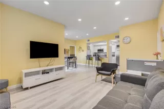 Photo #3: 2771161 Listing 