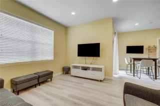 Photo #4: 2771161 Listing 