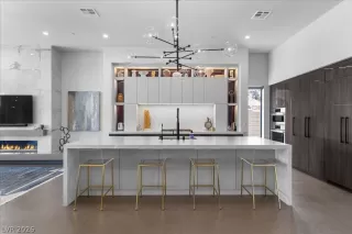 Photo #1: 2771181 Listing 