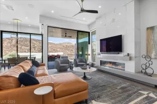 Photo #2: 2771181 Listing 