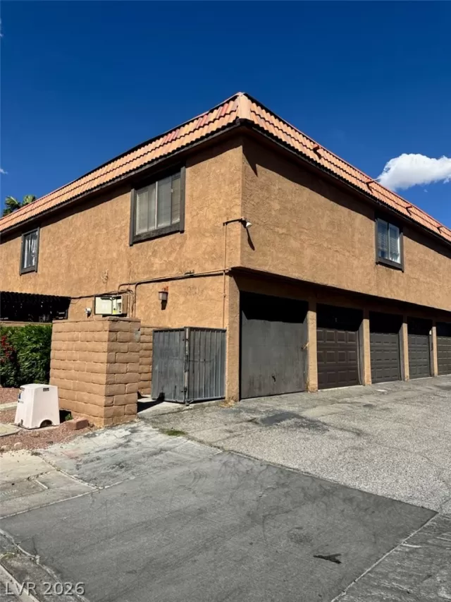 MLS: 2771326 Condo For Sale
