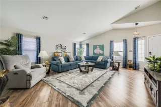 Photo #4: 2771343 Listing 