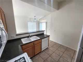 Photo #6: 2771424 Listing