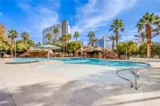 Photo #3: 2771425 Listing