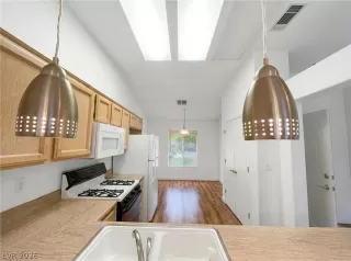 Photo #3: 2771468 Listing