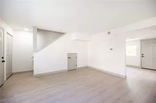 Photo #3: 2771501 Listing 