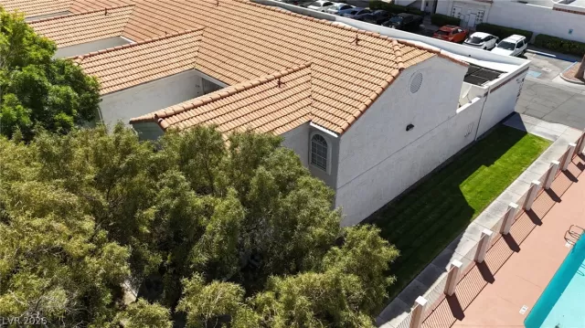 MLS: 2771525 Condo For Sale