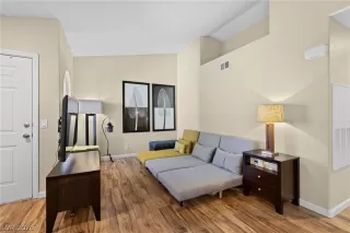 Photo #6: 2771525 Listing